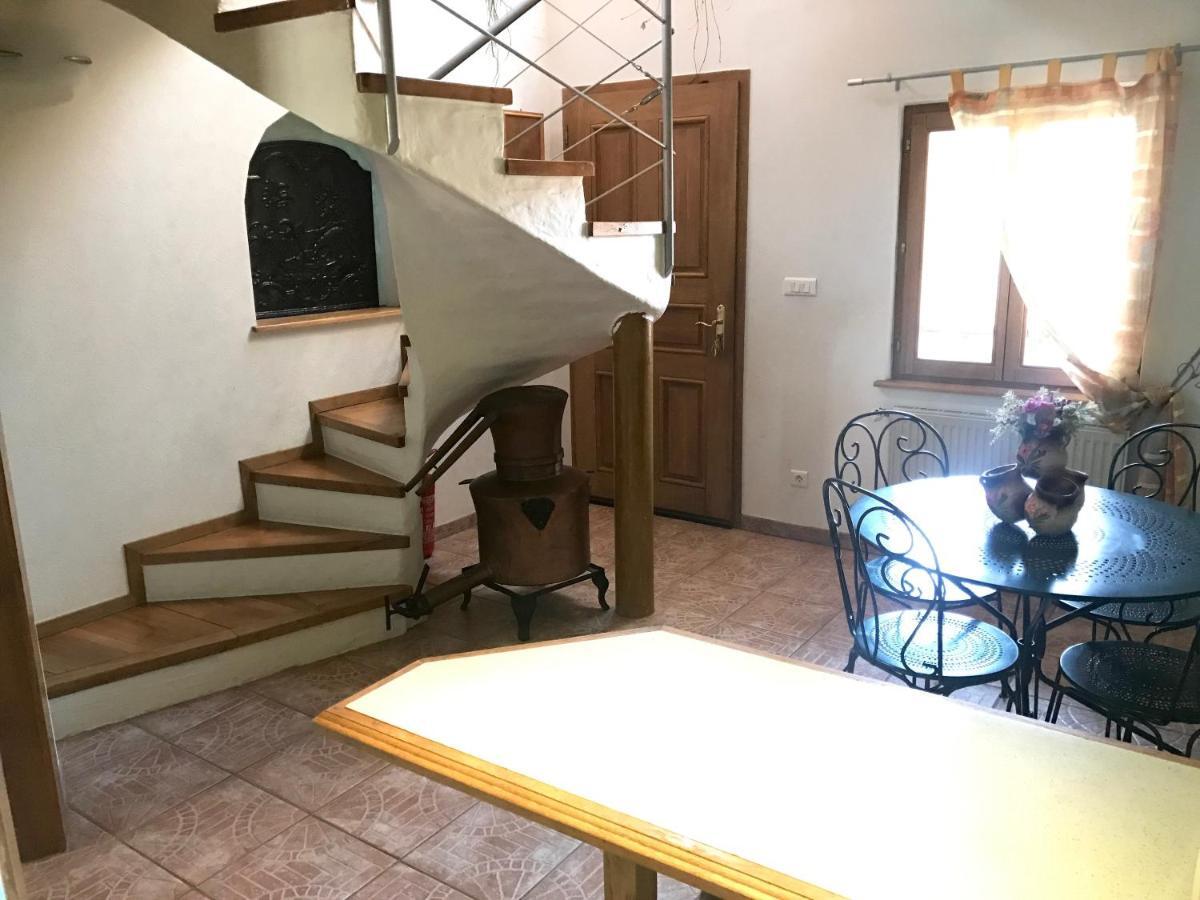 L'estaminet de la vallée - Le provençal Russ Extérieur photo
